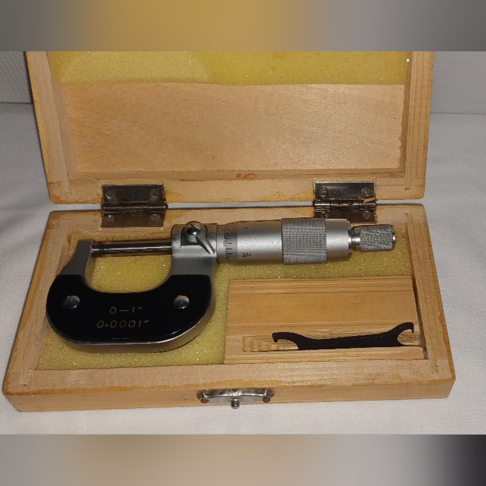 Retter Precision Micrometer with Silver and Black Finish Rarely Used